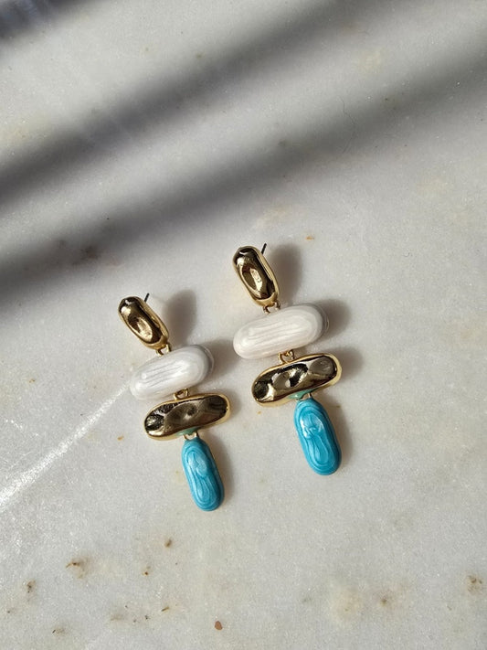 Premium Seri Kadın Gold Dalgalı Plaka Detaylı Sallantılı Küpe (KOD-9979)