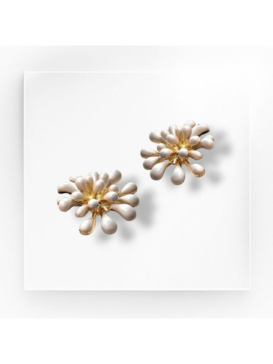 Premium Seri Kadın Sedefli Çiçek Küpe