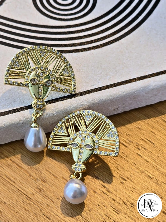 Glow Earrings – Gold Kaplama İnci Detaylı Küpe (KOD-319)