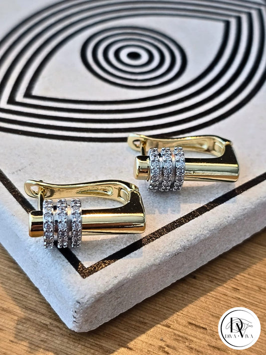 Glow Earrings – Gold Kaplama Zirkon Detaylı Küpe (KOD-307)