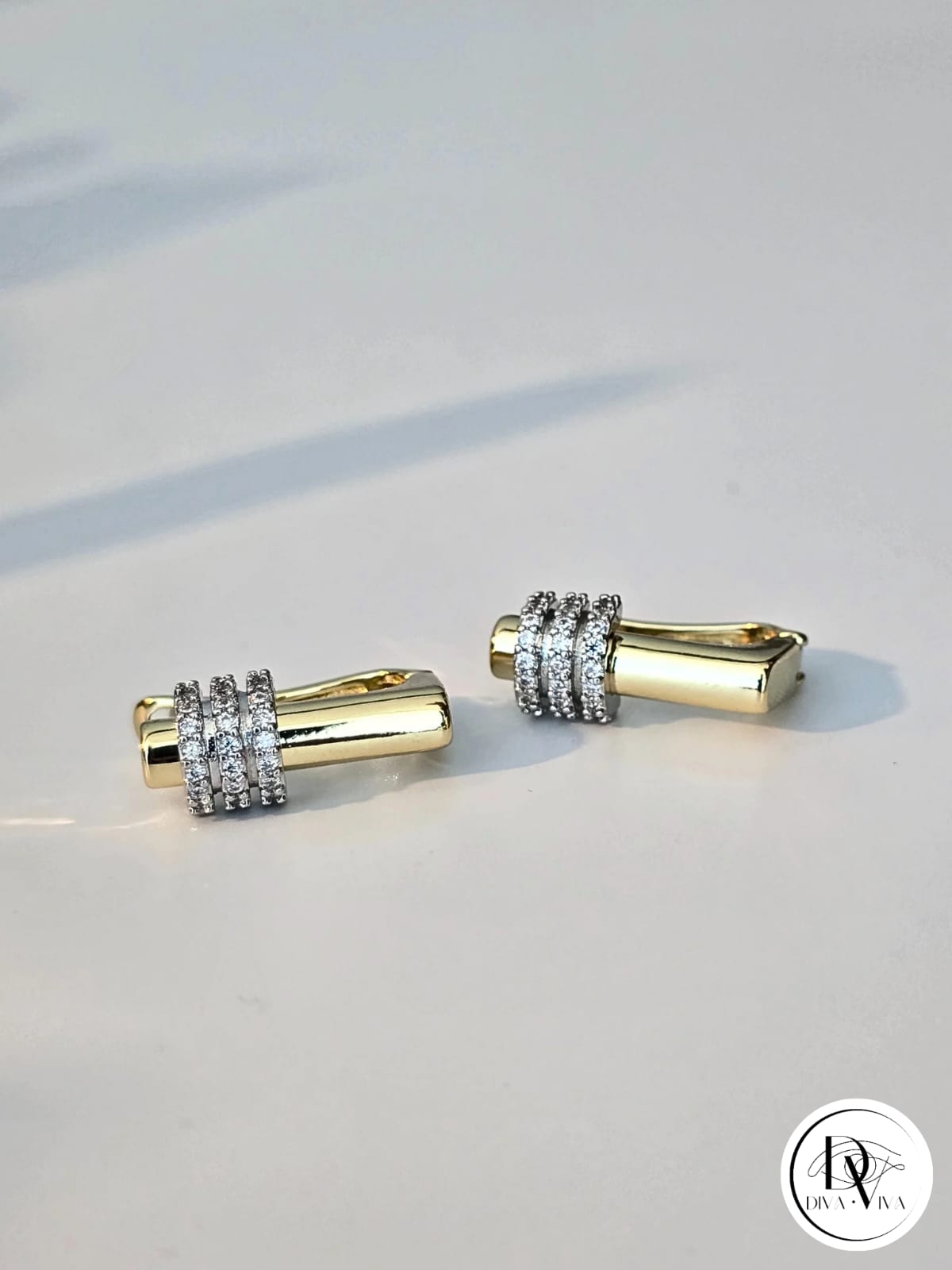 Glow Earrings – Gold Kaplama Zirkon Detaylı Küpe (KOD-307)