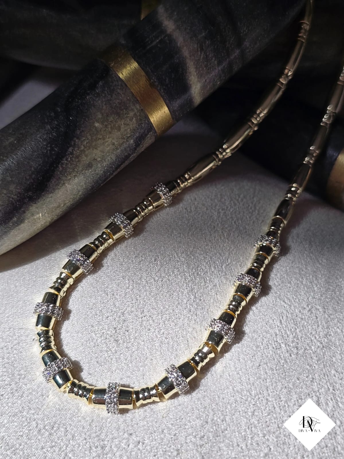 Elara - Silindir Zirkon Detaylı Kolye (KOD-300)
