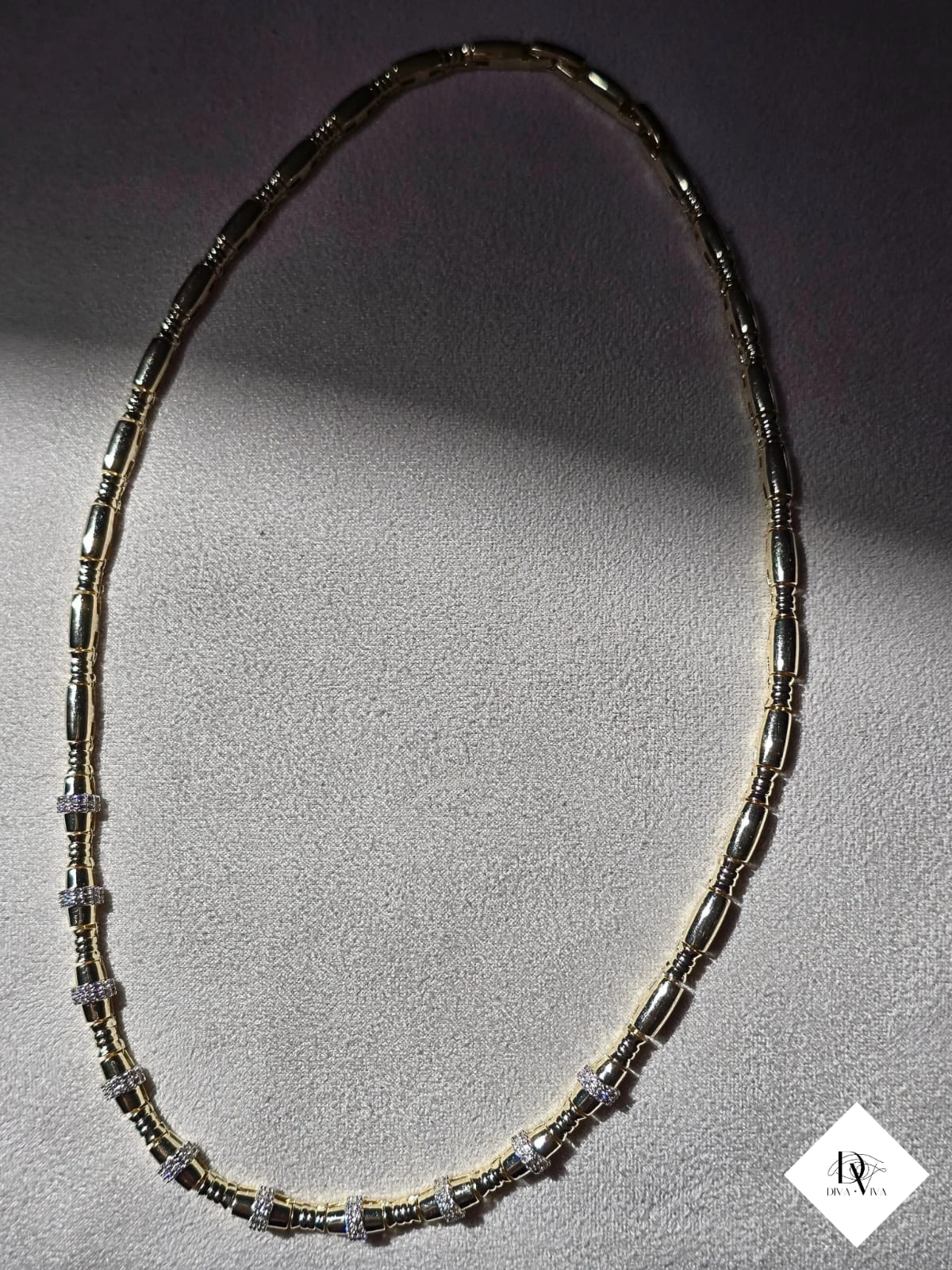 Elara - Silindir Zirkon Detaylı Kolye (KOD-300)