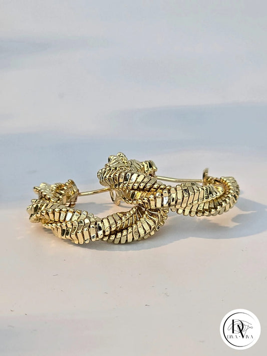 Glow Earrings – Işıltılı Burgu Küpe (KOD-363)