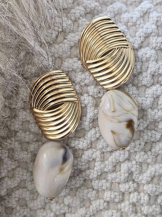 Wave Bold – Büyük Doğal Taş Detay Küpe (KOD-398)