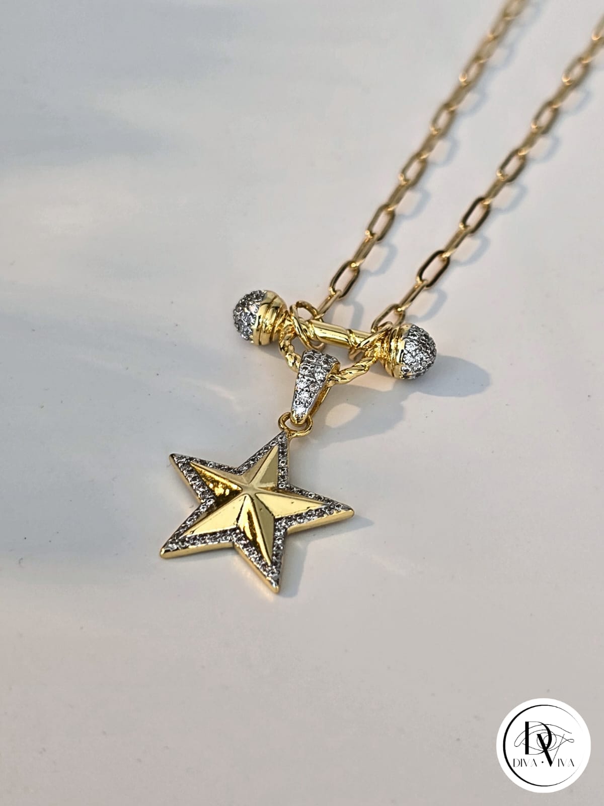 Glow Necklaces – Işıltılı Gold Kaplama Yıldız Kolye (KOD-364)