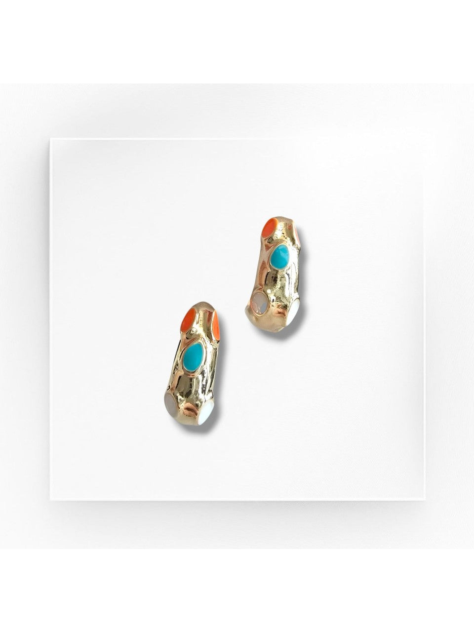 Premium Seri Kadın Dalgalı Mineli Halka Küpe  (KOD-9976)