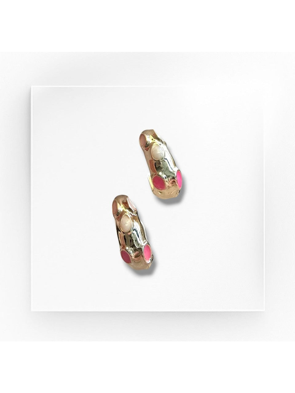 Premium Seri Kadın Dalgalı Mineli Halka Küpe  (KOD-9976)