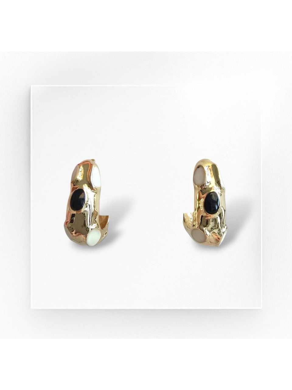 Premium Seri Kadın Dalgalı Mineli Halka Küpe  (KOD-9976)