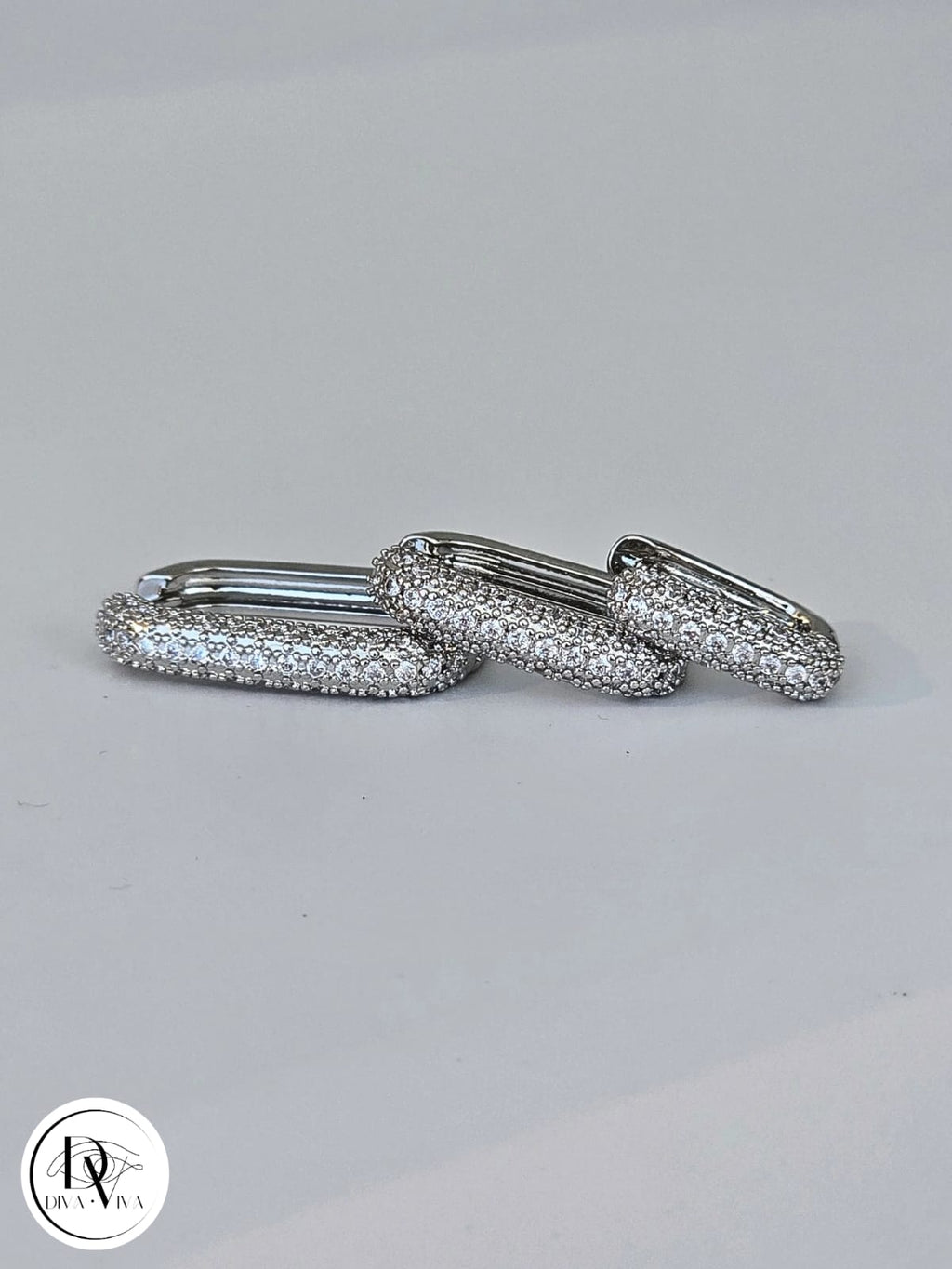 Glow Earrings – Gold Kaplama Taş Detaylı 3'lü Küpe Set (KOD-354)