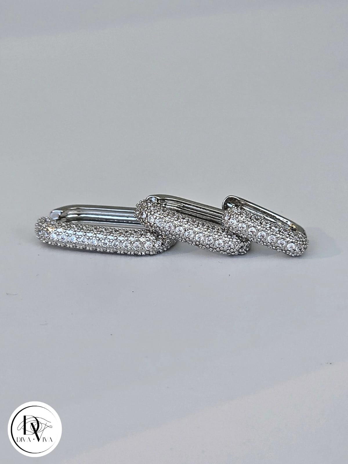 Glow Earrings – Gold Kaplama Taş Detaylı 3'lü Küpe Set (KOD-354)