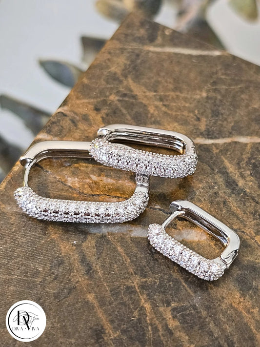 Glow Earrings – Gold Kaplama Taş Detaylı 3'lü Küpe Set (KOD-354)