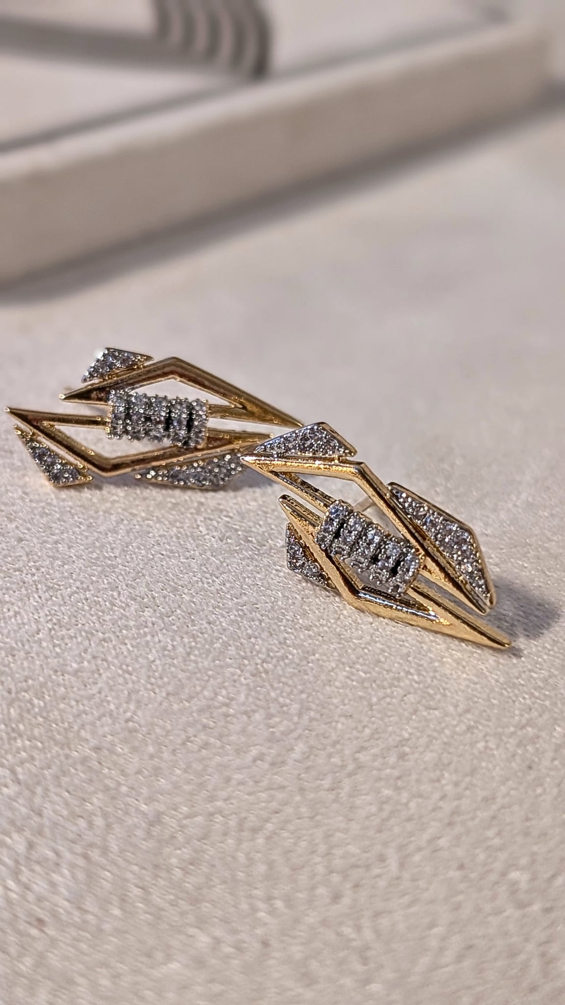 Glow Series - Asimetrik Taşlı Minimal Küpe (KOD-400)