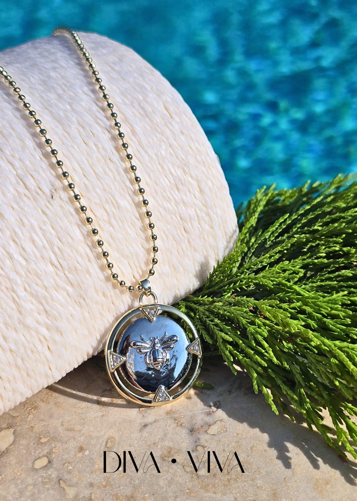 BeeLuxe Madalyon Kolye (KOD-101)