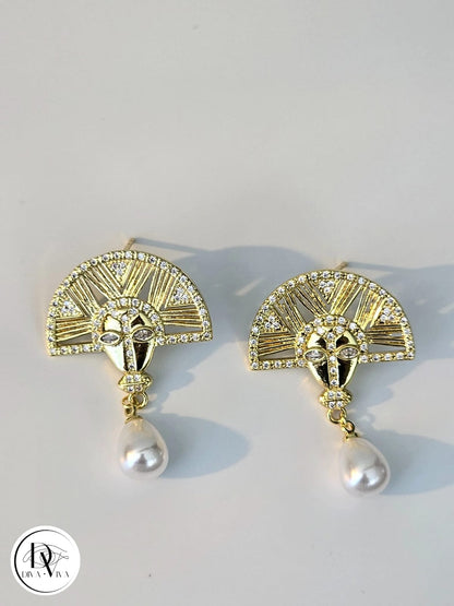 Glow Earrings – Gold Kaplama İnci Detaylı Küpe (KOD-319)