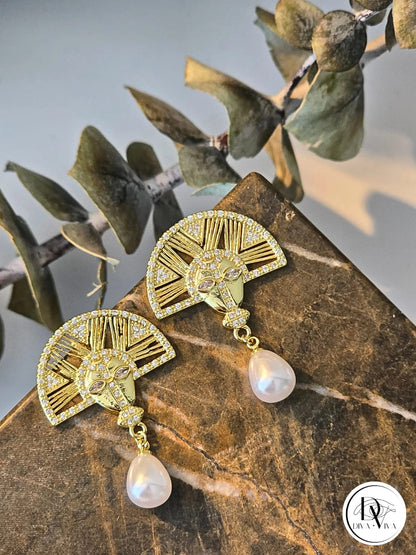 Glow Earrings – Gold Kaplama İnci Detaylı Küpe (KOD-319)