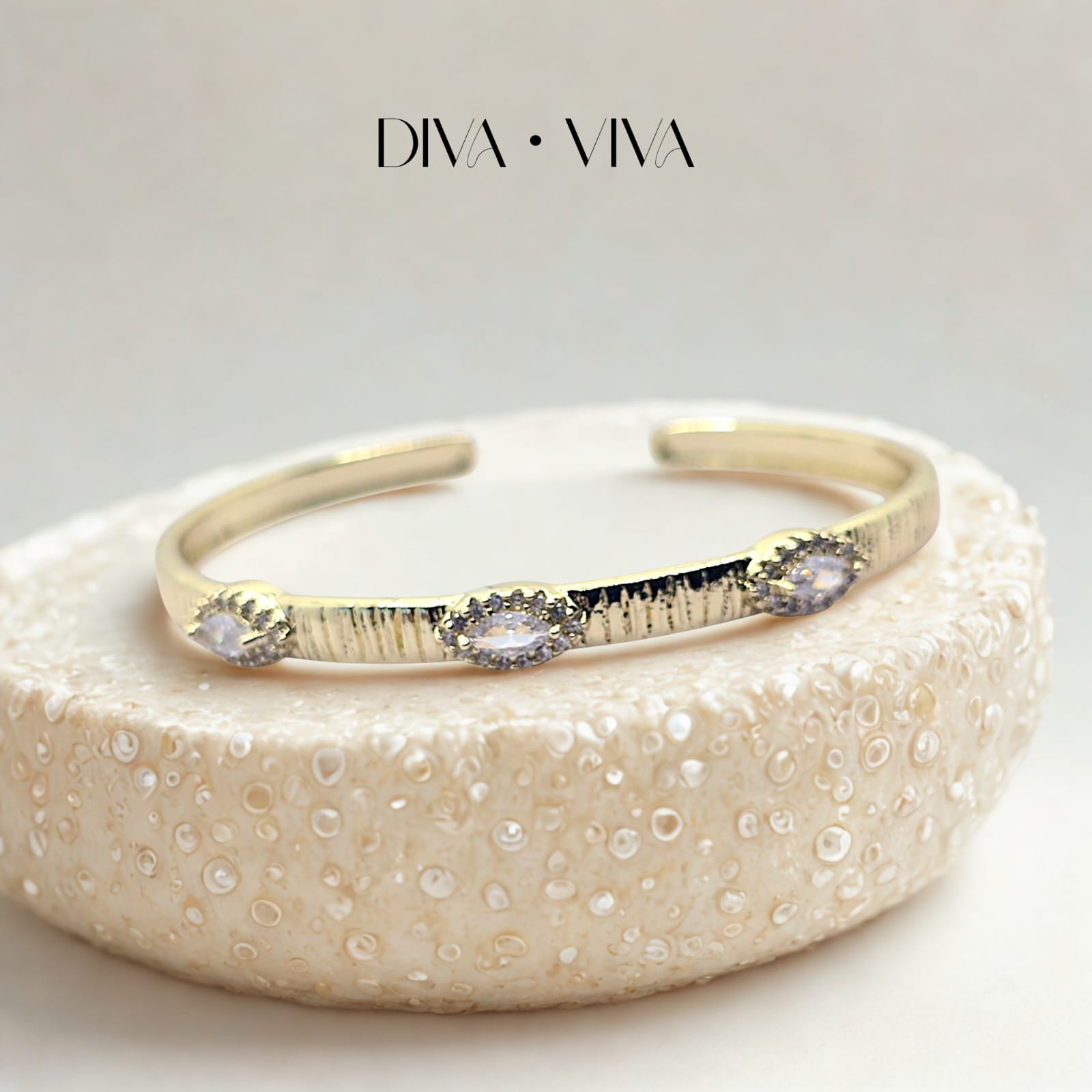 Mystic Eye Cuff (KOD-091)