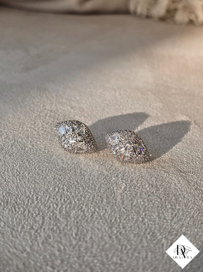 Glow Earrings – Zirkon Küpe (KOD-305)