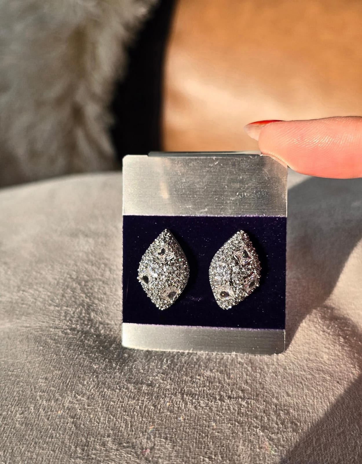 Glow Earrings – Zirkon Küpe (KOD-305)