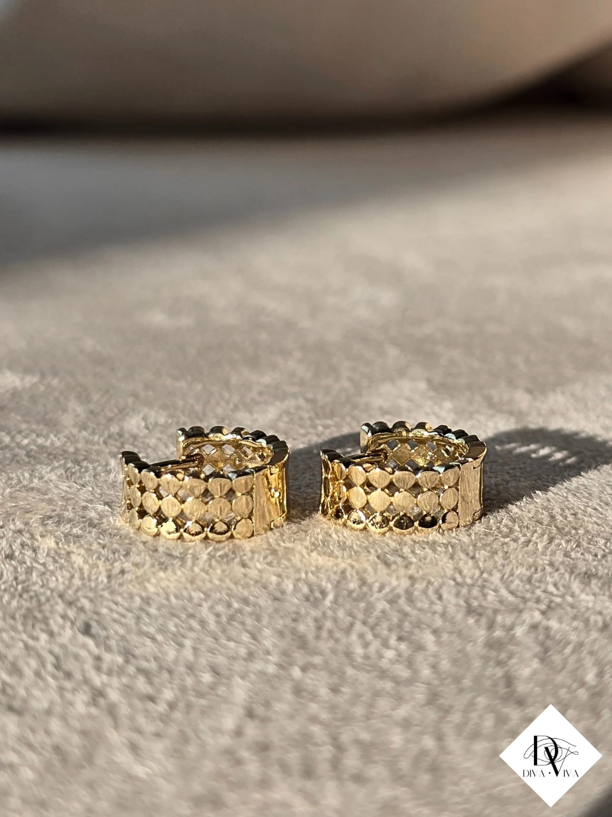 Glow Earrings – Gold Kaplama Küpe (KOD-304)