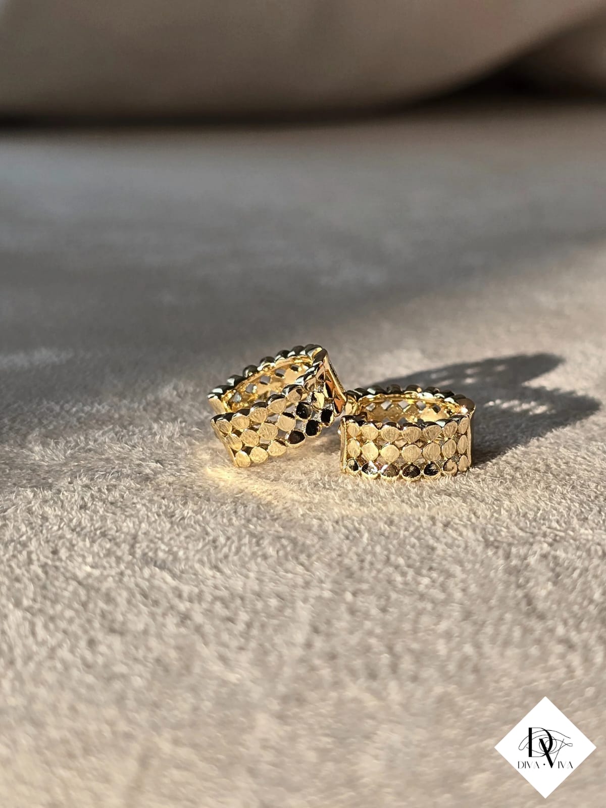 Glow Earrings – Gold Kaplama Küpe (KOD-304)