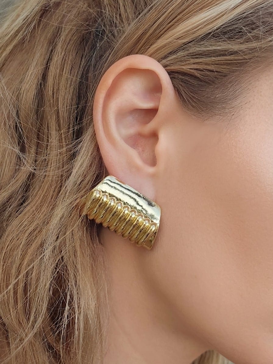 Ribbed Heritage – Vintage Tasarım Rodyum Kaplama Küpe (KOD-464)