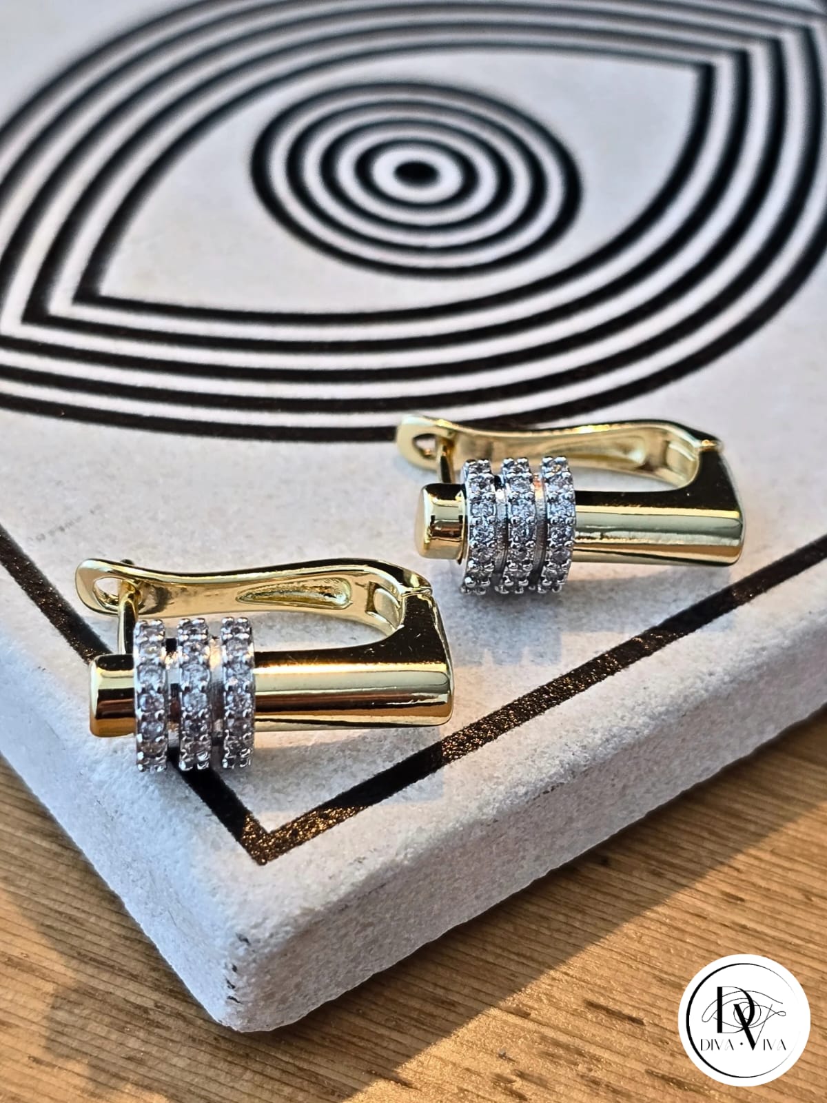 Glow Earrings – Gold Kaplama Zirkon Detaylı Küpe (KOD-307)