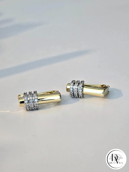 Glow Earrings – Gold Kaplama Zirkon Detaylı Küpe (KOD-307)