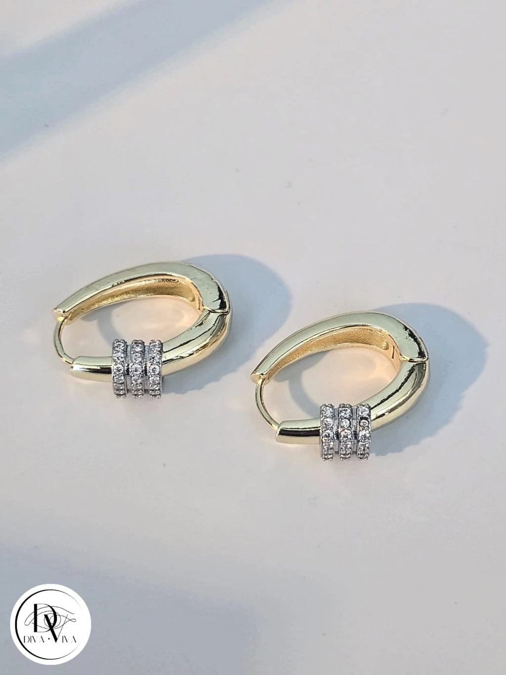 Glow Earrings – Gold Kaplama Zirkon Detaylı Küpe (KOD-308)