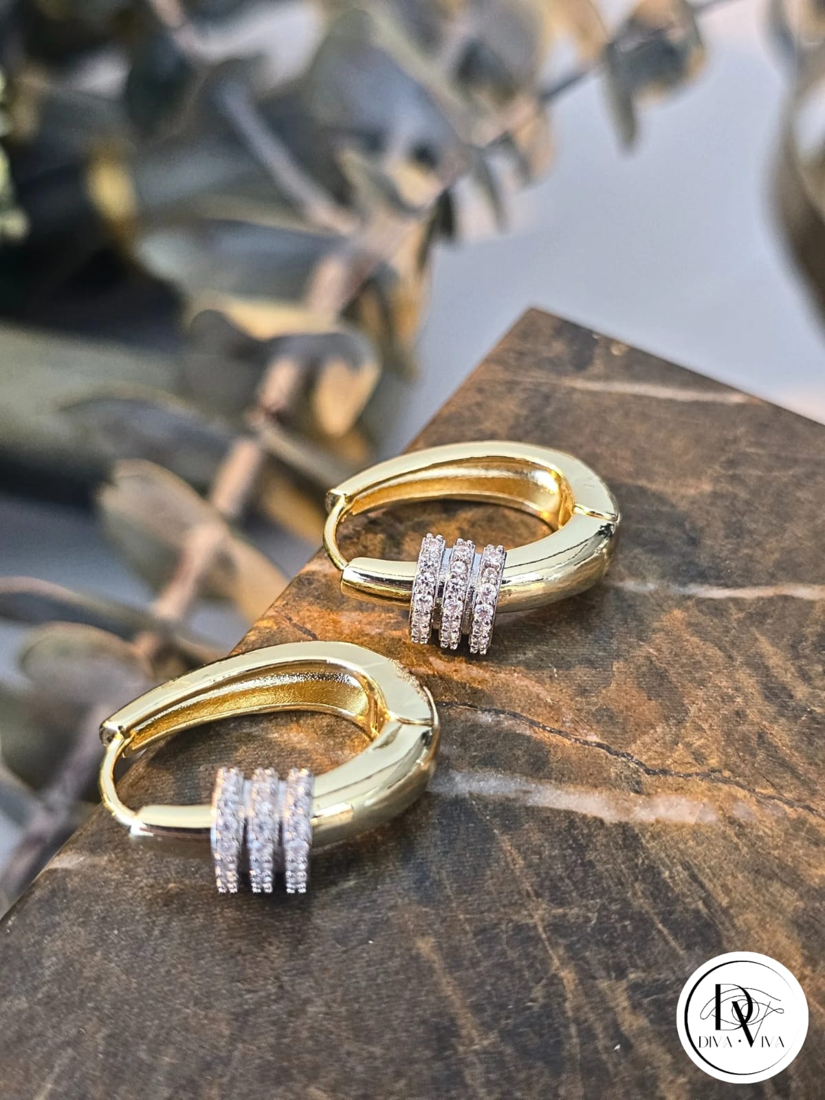 Glow Earrings – Gold Kaplama Zirkon Detaylı Küpe (KOD-308)