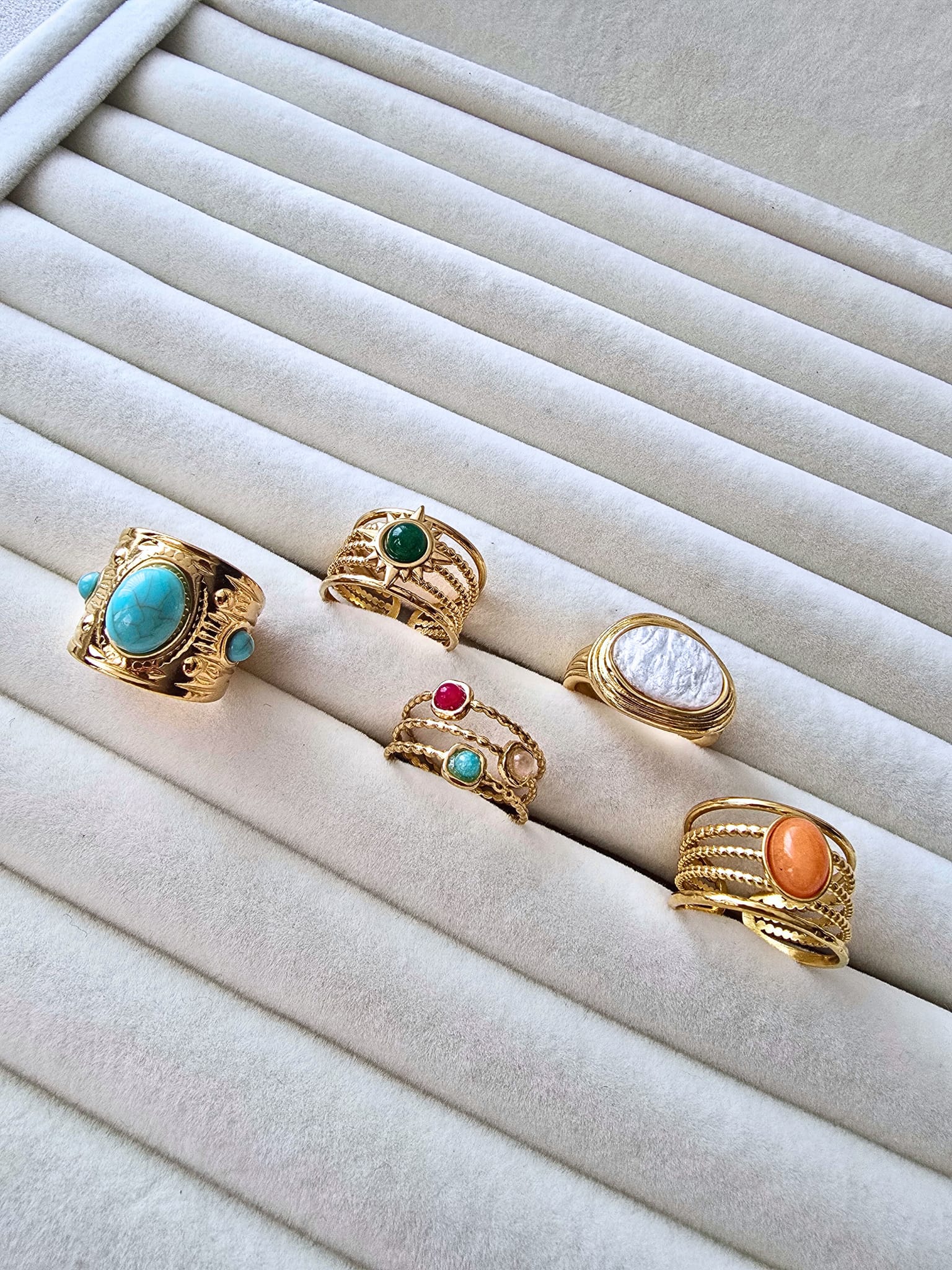 Mercan Taşı Detaylı Beşli Sıra Görünümlü Ayarlanabilir Yüzük (KOD-448)