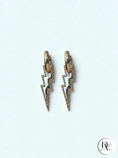 Glow Earrings – Gold Kaplama Taş Detaylı Küpe (KOD-360)