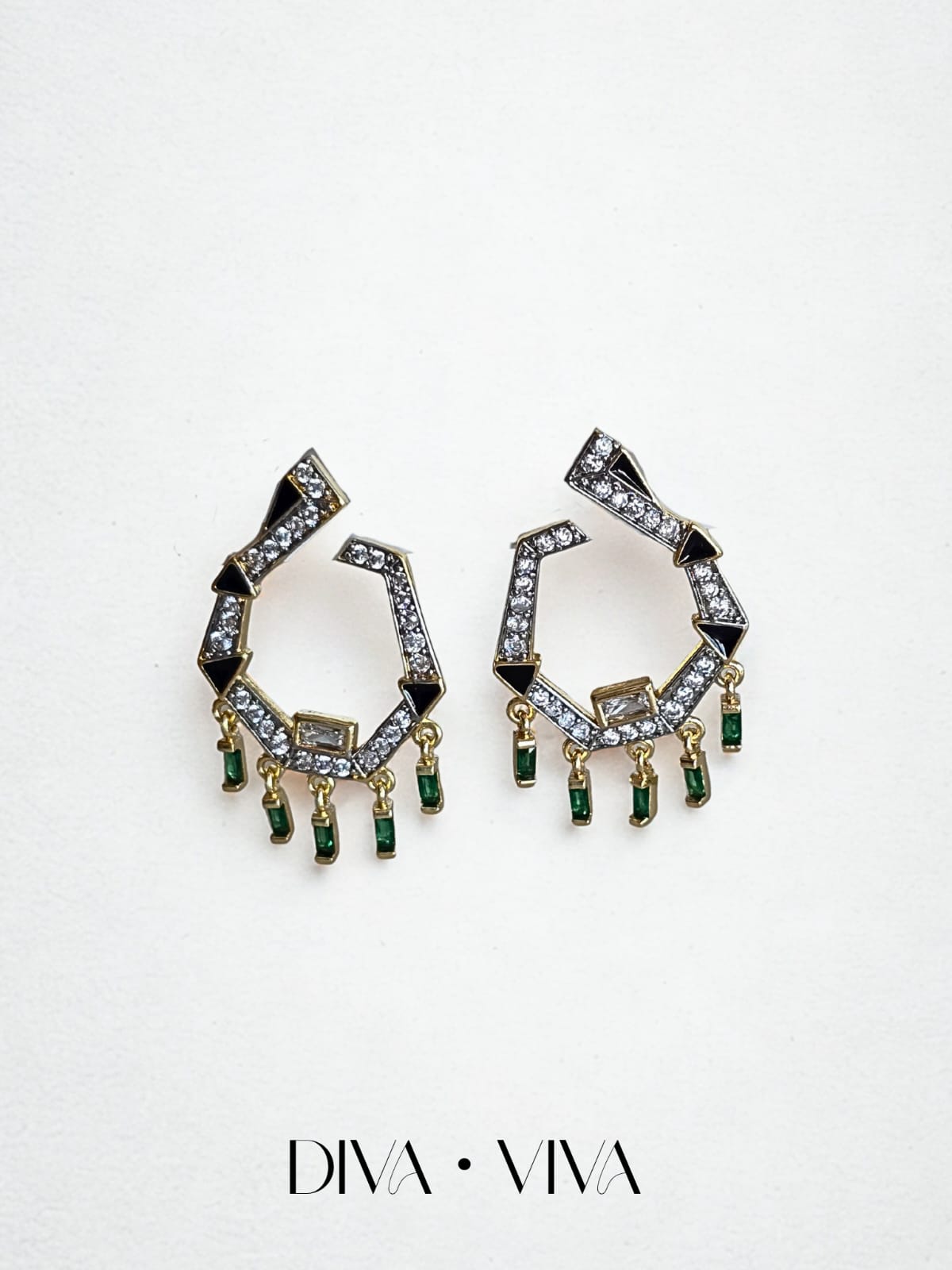 Elysia Küpe (KOD-169)