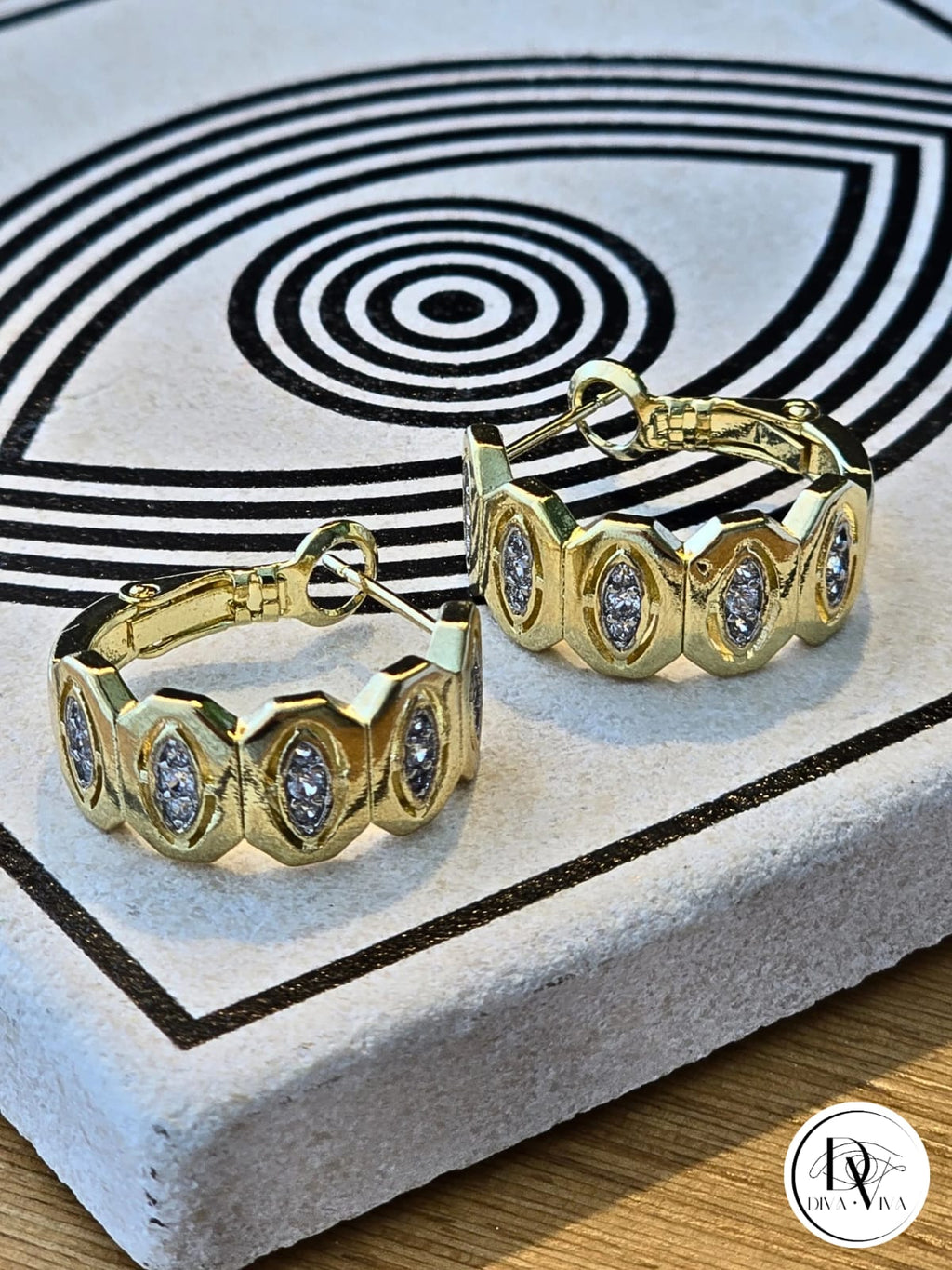 Glow Earrings – Gold Kaplama Zirkon Detaylı Küpe (KOD-317)