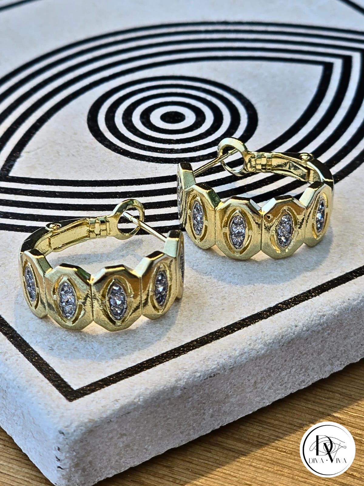 Glow Earrings – Gold Kaplama Zirkon Detaylı Küpe (KOD-317)