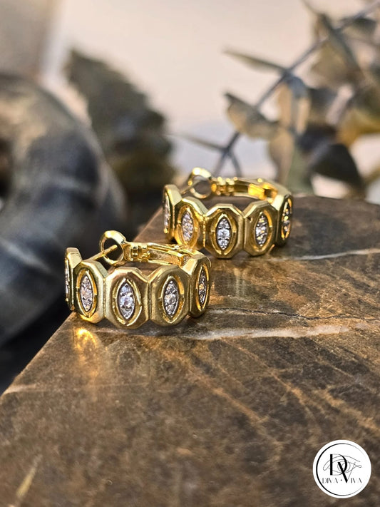 Glow Earrings – Gold Kaplama Zirkon Detaylı Küpe (KOD-317)