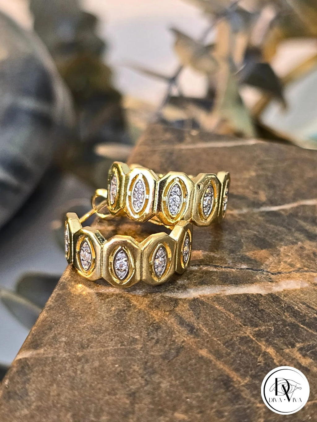Glow Earrings – Gold Kaplama Zirkon Detaylı Küpe (KOD-317)