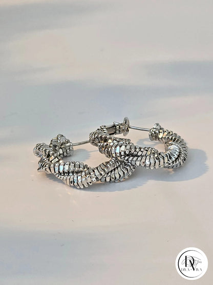 Glow Earrings – Işıltılı Burgu Küpe (KOD-363)