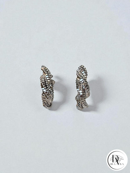 Glow Earrings – Işıltılı Burgu Küpe (KOD-363)