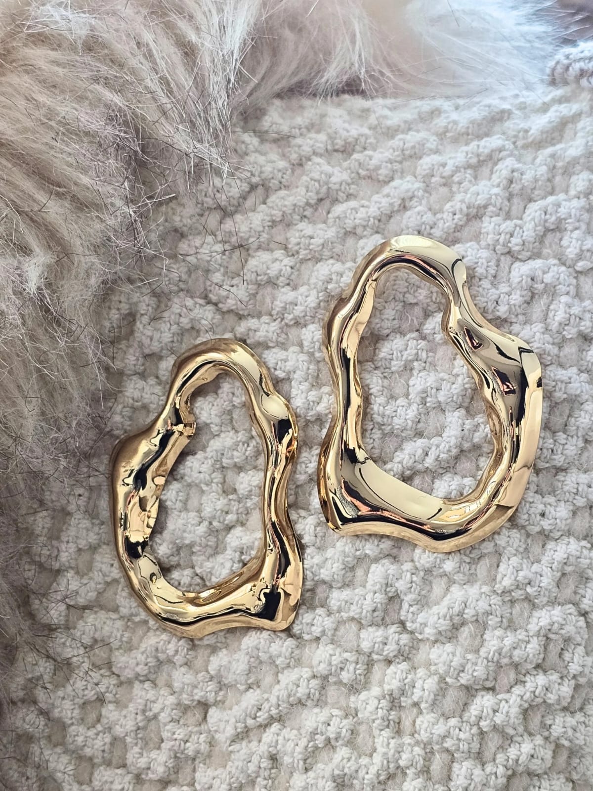 Wave Bold – Büyük Dalgalı Form Küpe (KOD-397)