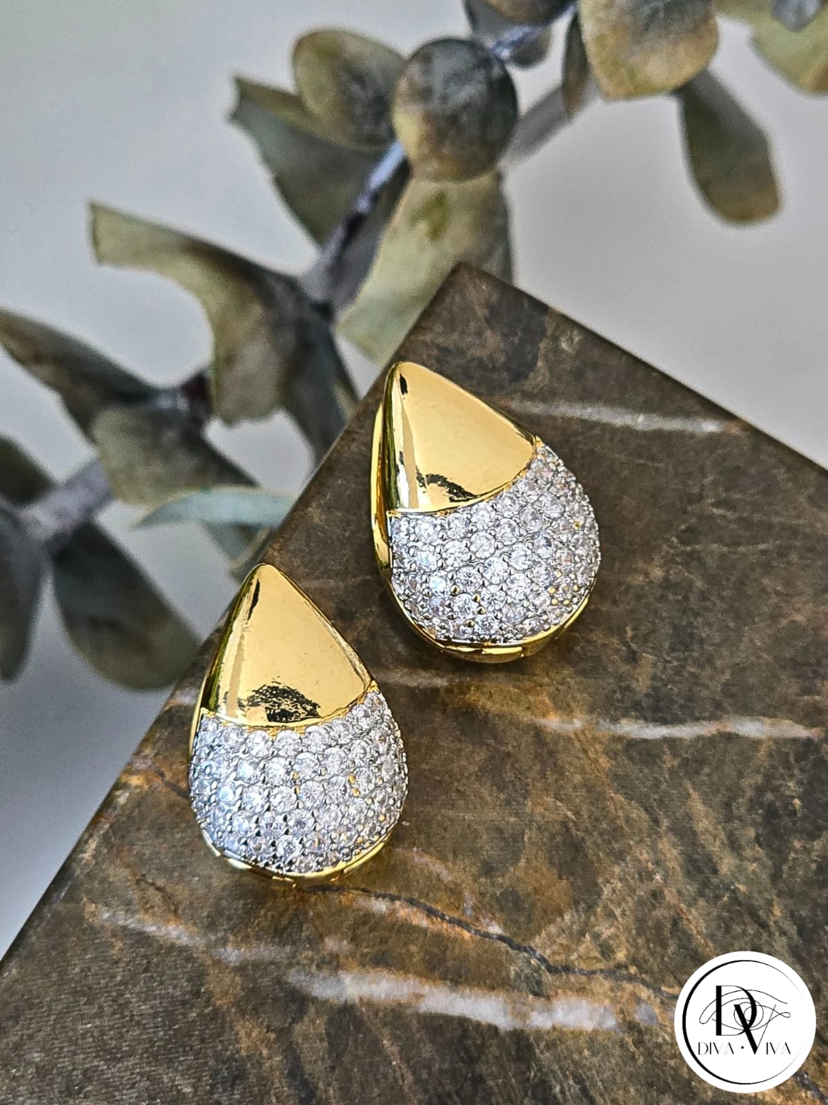 Glow Earrings – Gold Kaplama Zirkon Detaylı Damla Küpe (KOD-315)