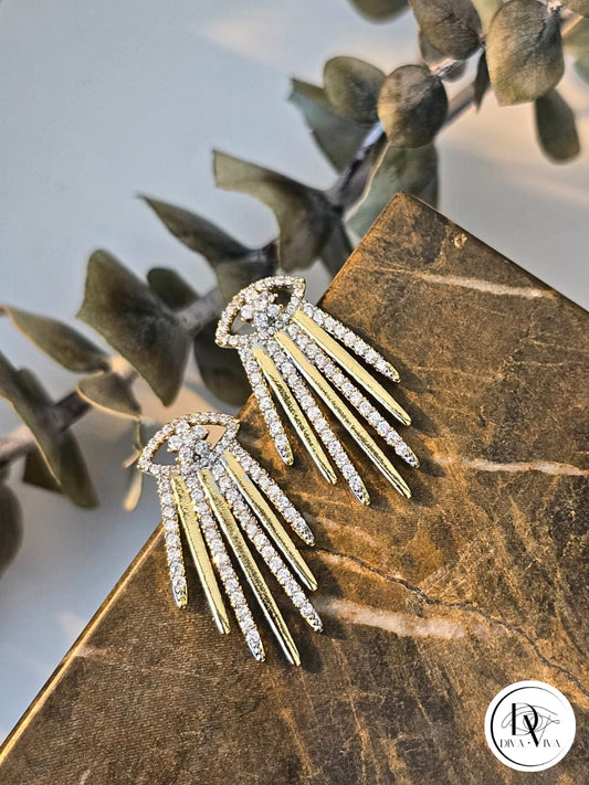 Glow Earrings – Gold Kaplama Taşlı Göz Detaylı Küpe (KOD-330)