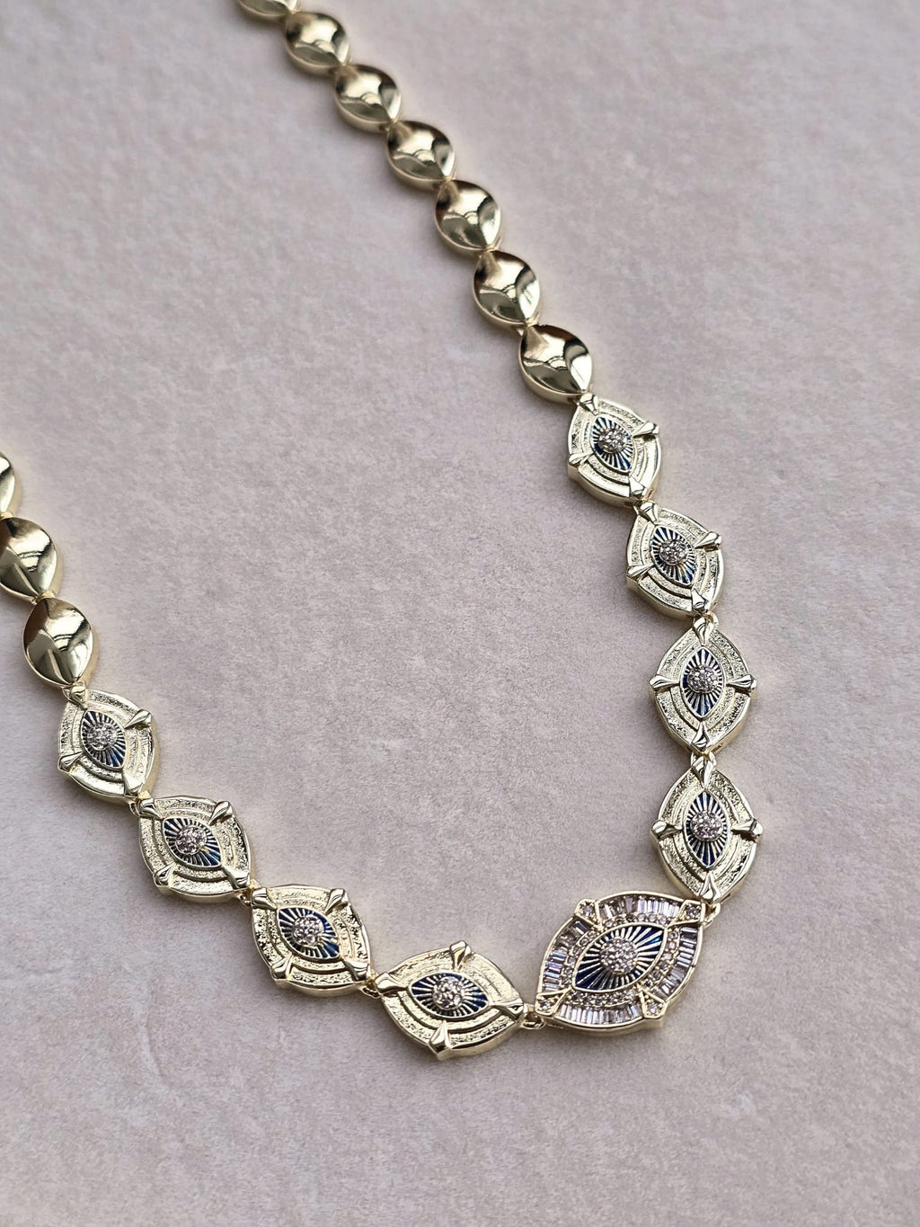 Aura Antique Göz Serisi – Zirkon Taşlı Pirinç Kolye (KOD-455)