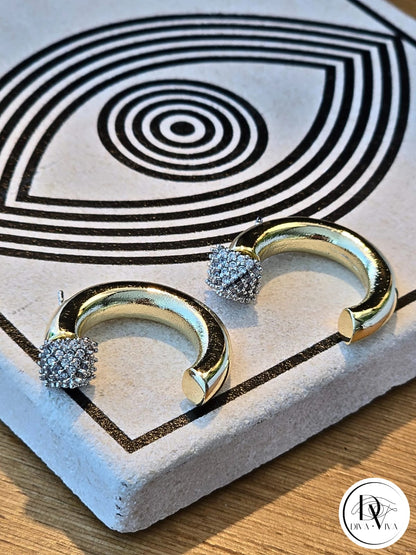 Glow Earrings – Gold Kaplama Taş Detaylı Küpe (KOD-328)