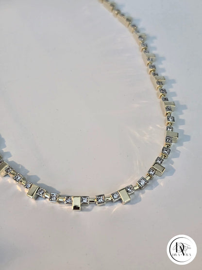 Glow Necklaces – Işıltılı Gold Kaplama Tasarım Kolye (KOD-365)