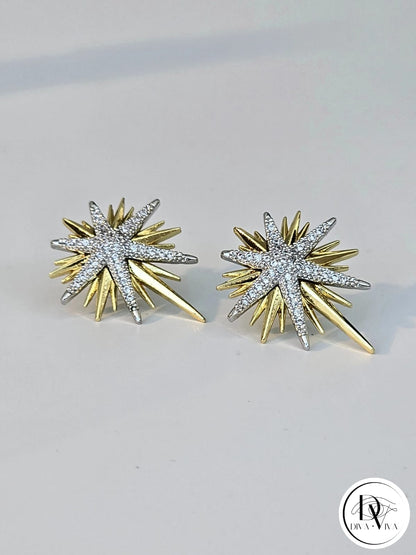 Glow Earrings – Gold Kaplama Taş Detaylı Kutup Yıldızı Küpe (KOD-325)