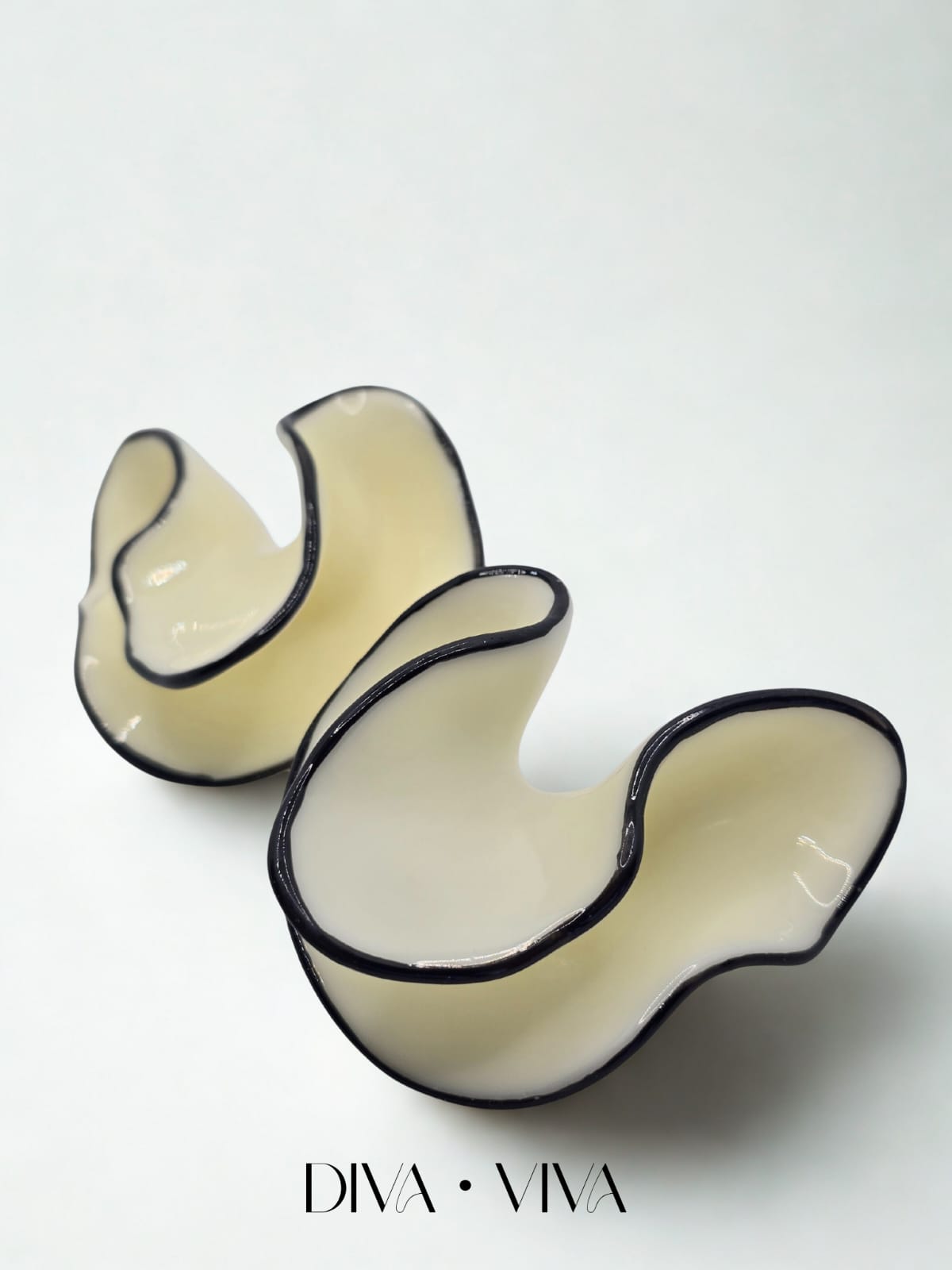 Monochrome Flow Küpe (KOD-153)