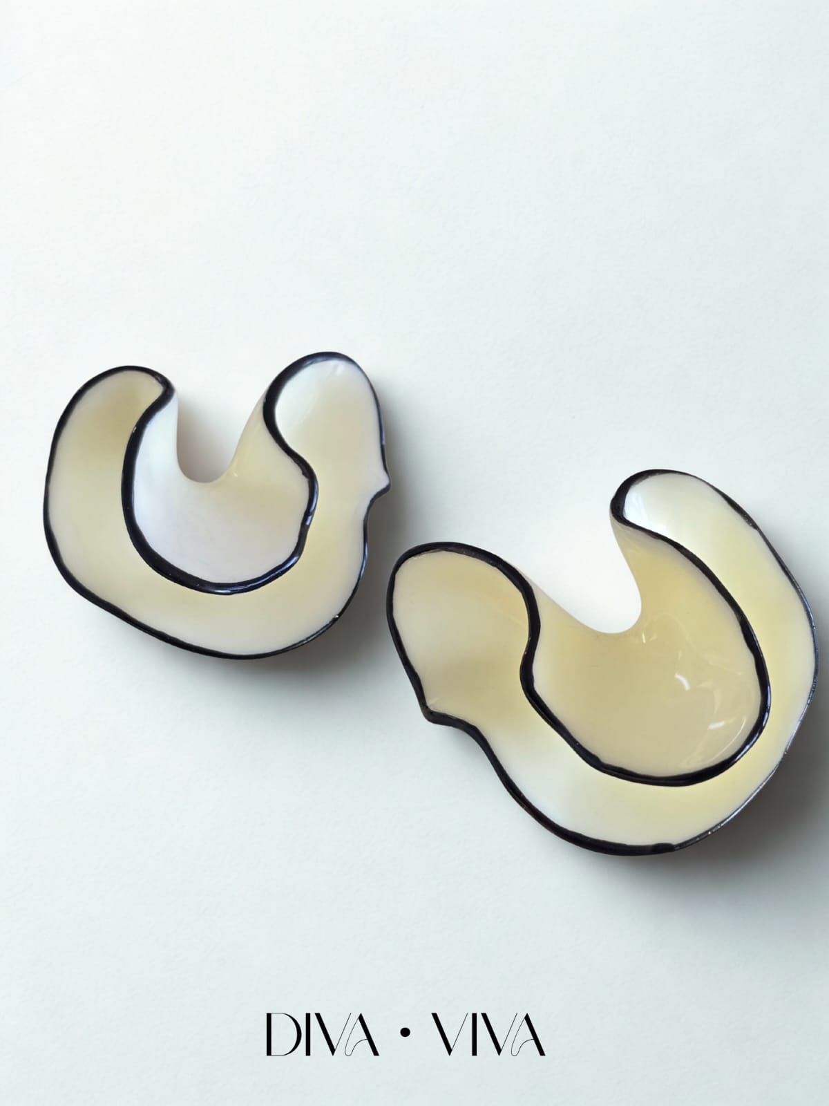 Monochrome Flow Küpe (KOD-153)