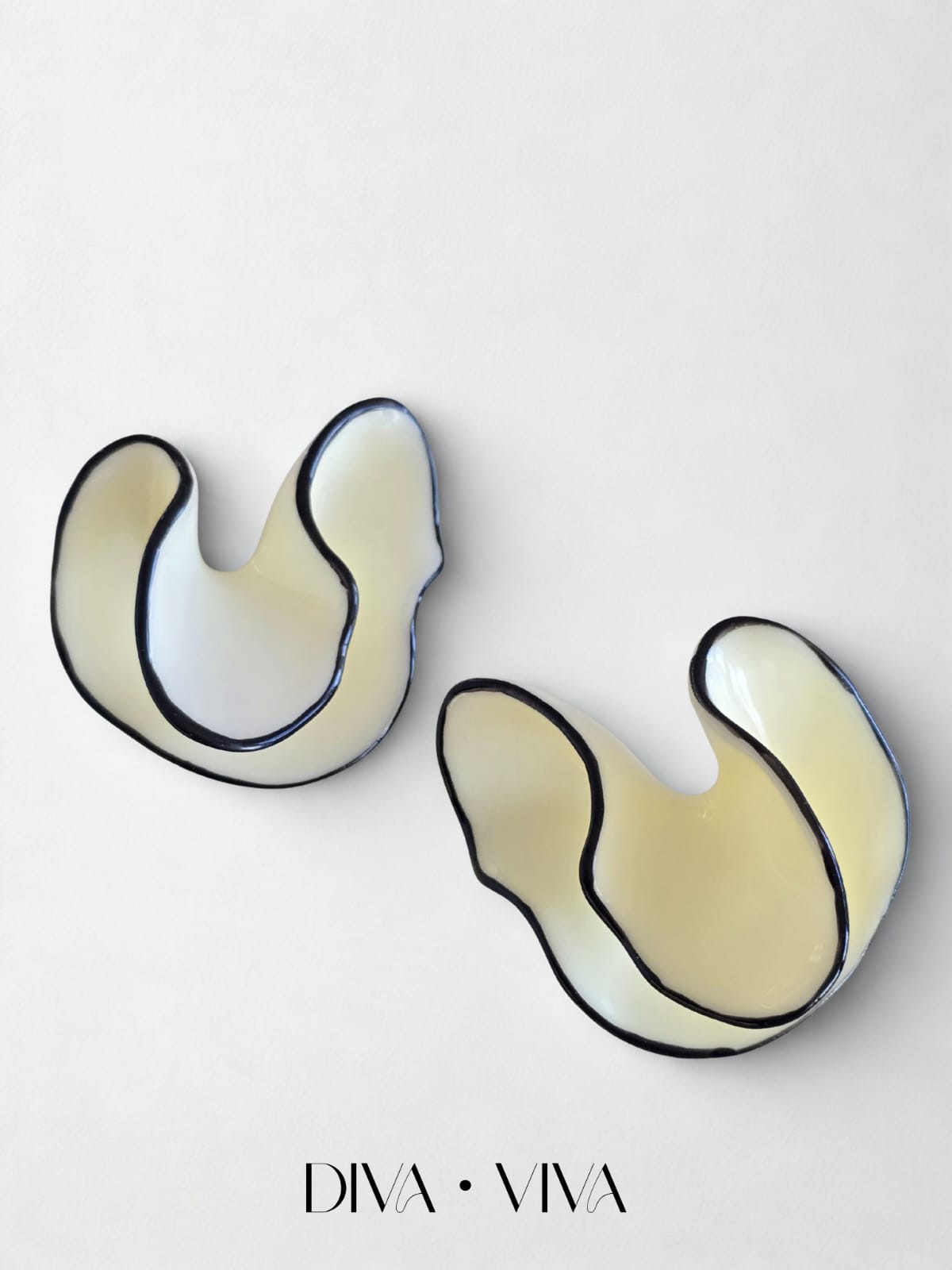 Monochrome Flow Küpe (KOD-153)