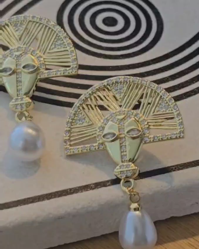 Glow Earrings – Gold Kaplama İnci Detaylı Küpe (KOD-319)